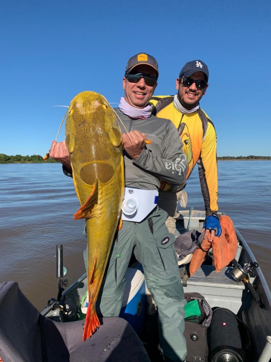 Pesca de pirarara no Rio Araguaia