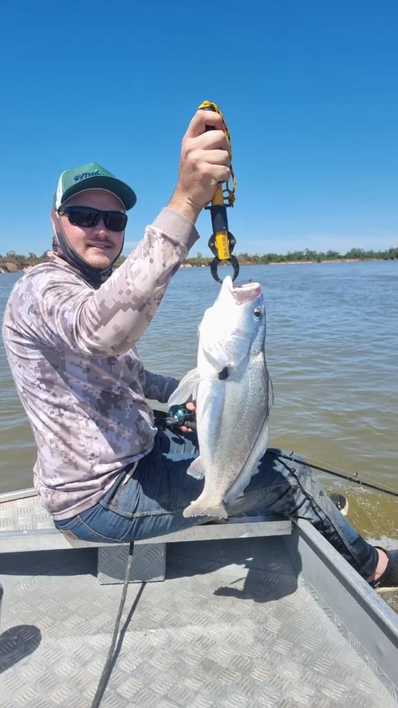 Pescaria no rio araguaia com guia no Rio Araguaia